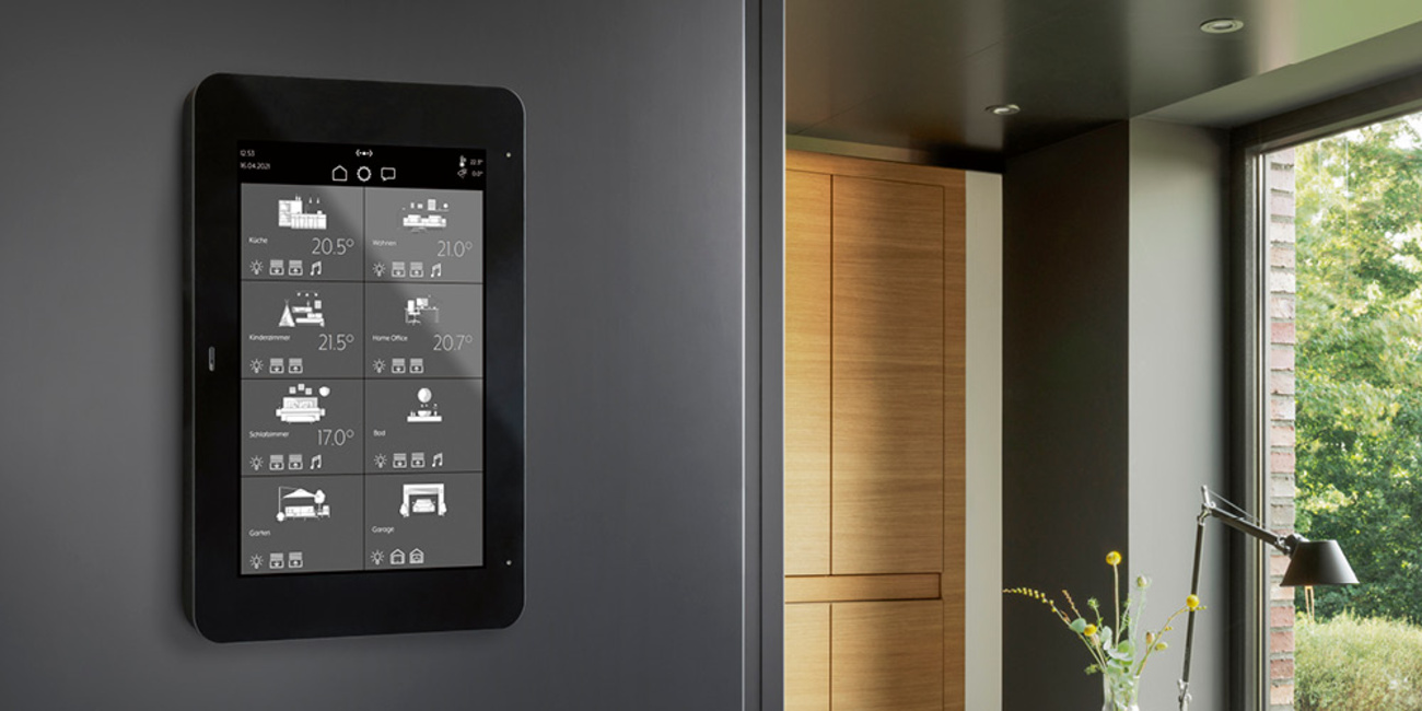 JUNG Smart Panel 8 bei Lauterbach Elektro in Oberkotzau