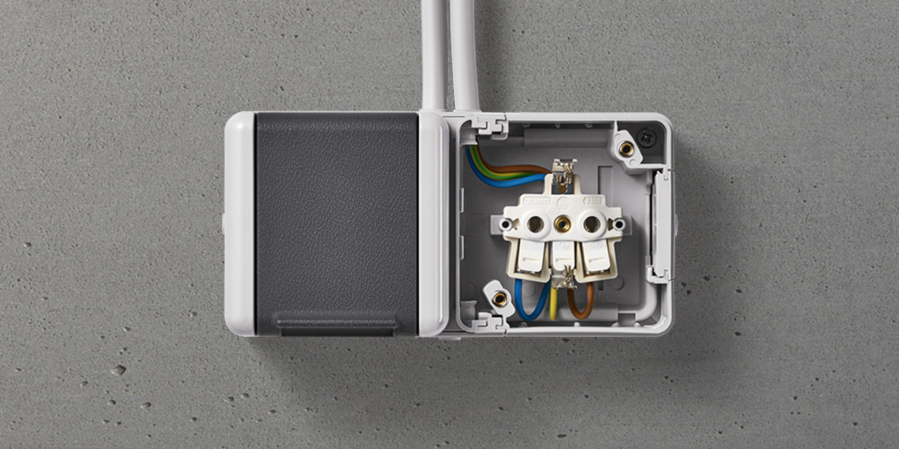 Doppelsteckdose mit Trennsteg bei Lauterbach Elektro in Oberkotzau