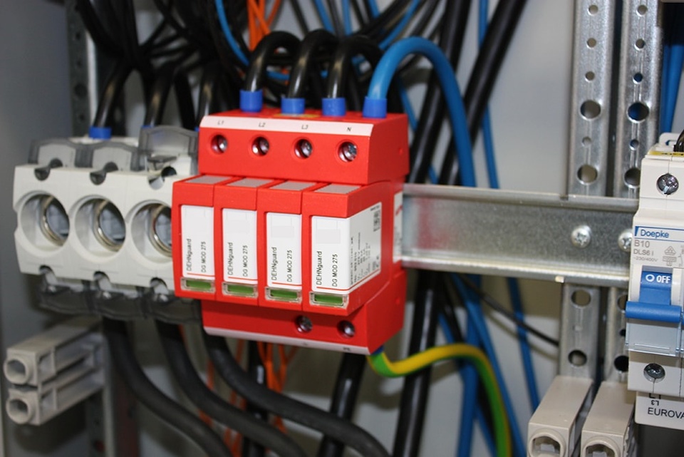U berspannungsschutz bei Lauterbach Elektro in Oberkotzau